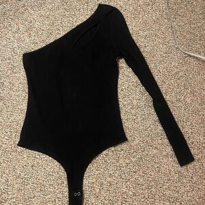 Black cutout One-Shoulder Bodysuit